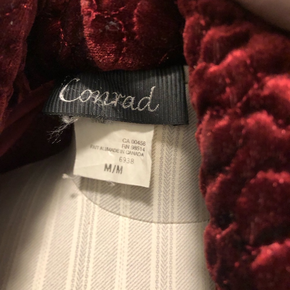 Elegant Velvet Maroon Robe - Picture 4 of 9
